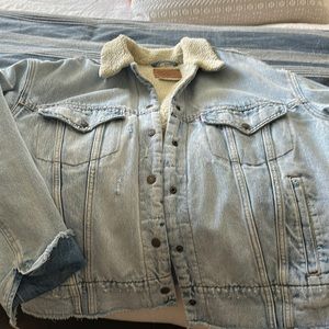 Levi’s Denim Sherpa Jacket w/ removeable fur collar
